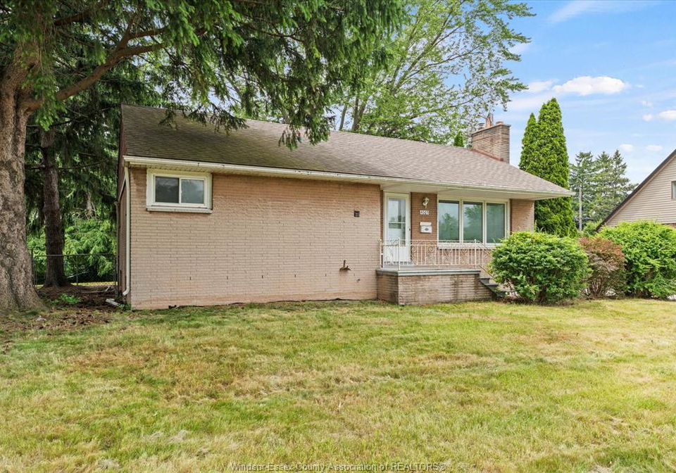 4065-dougall-windsor-ontario-26013713