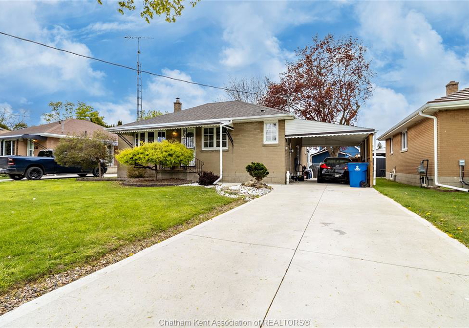 6-biddell-avenue-chatham-ontario-26013733
