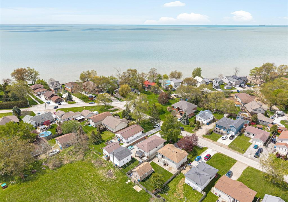 114-gloucester-drive-colchester-ontario-26013740