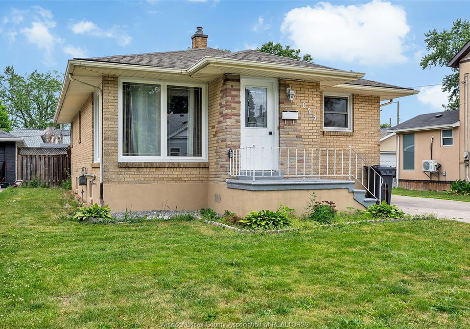 823-jos-janisse-avenue-windsor-ontario-26013745
