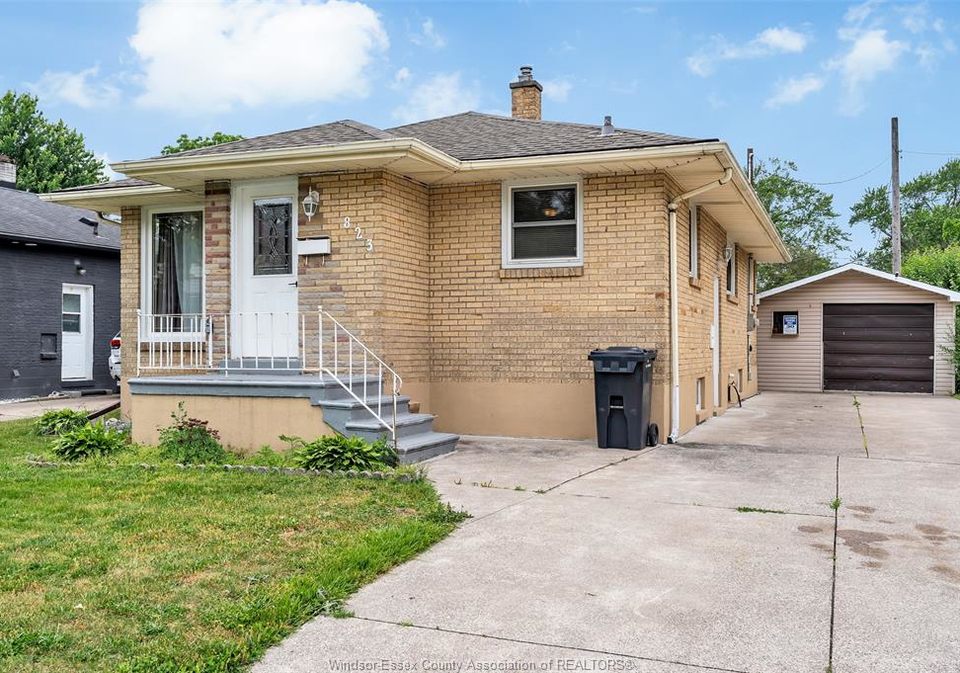 823-jos-janisse-avenue-windsor-ontario-26013745