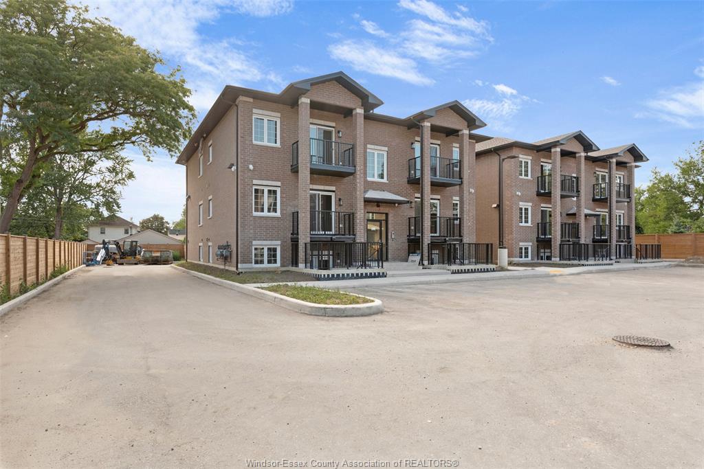233-watson-windsor-ontario-26013753
