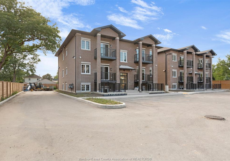 233-watson-windsor-ontario-26013753