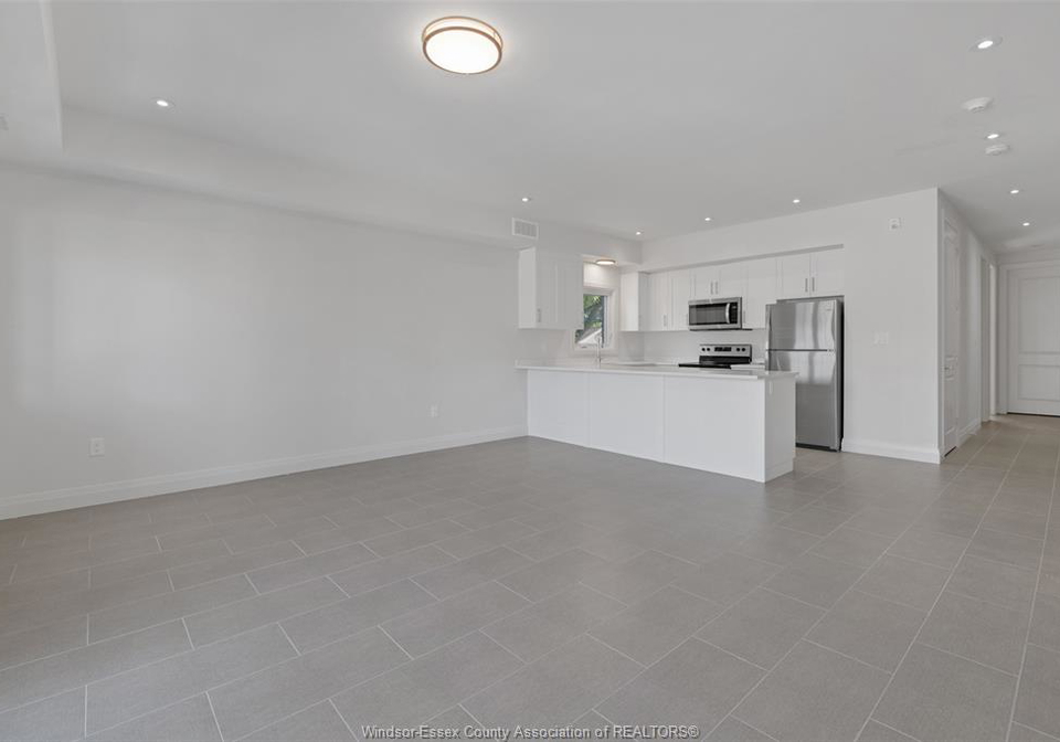 233-watson-windsor-ontario-26013753