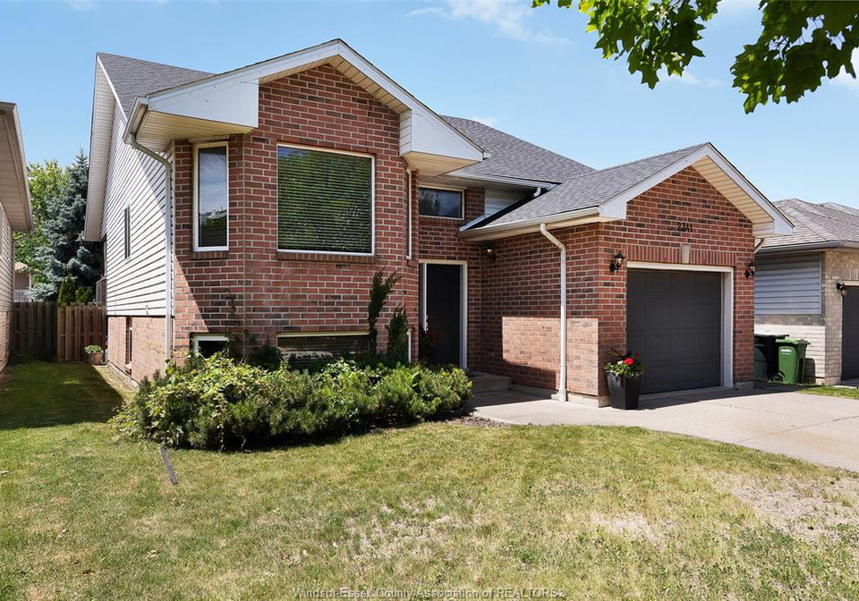 2341-radcliff-windsor-ontario-26013759