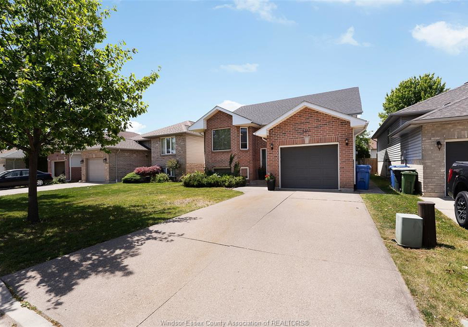 2341-radcliff-windsor-ontario-26013759