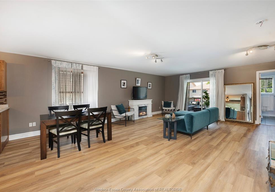 2341-radcliff-windsor-ontario-26013759