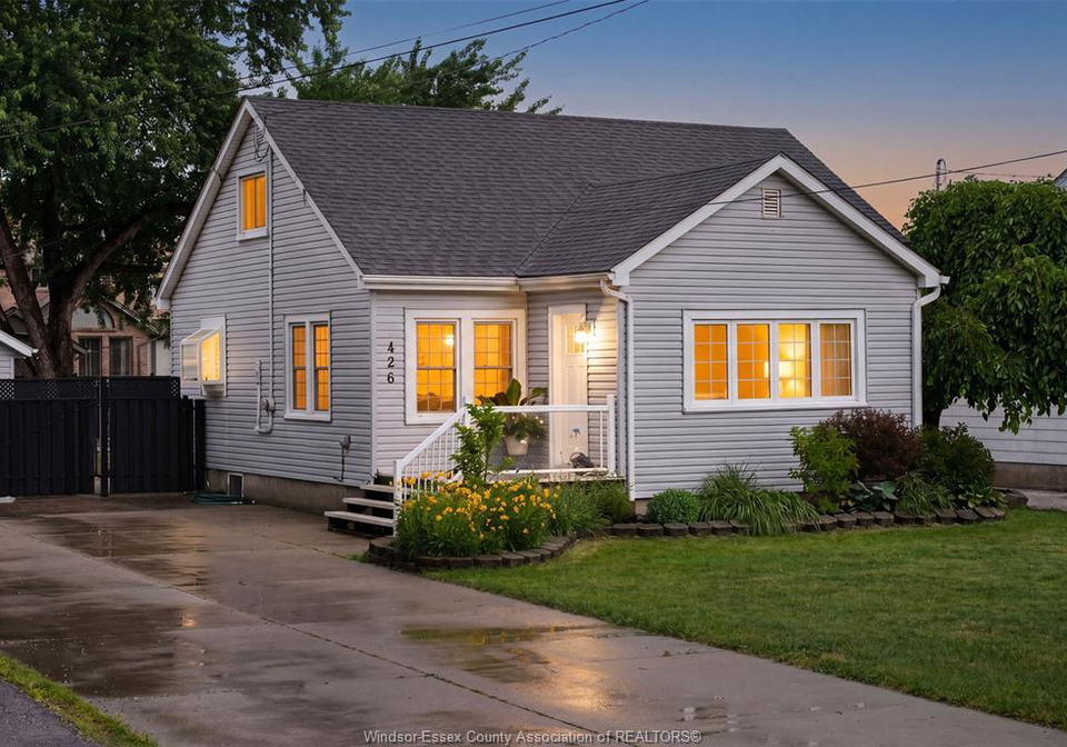 426-st-pierre-tecumseh-ontario-26013765