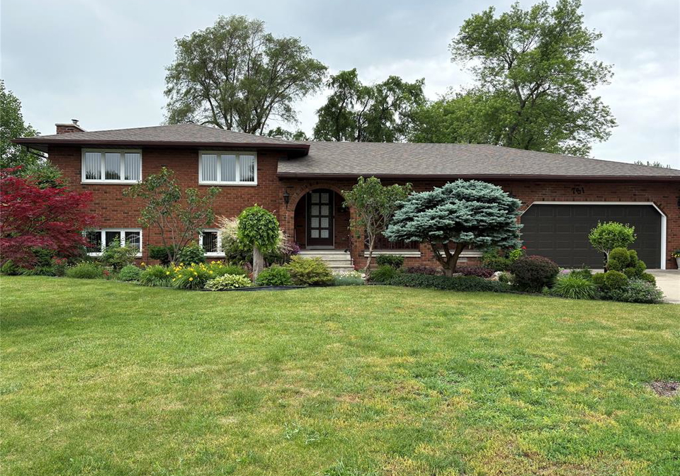 781-bedford-windsor-ontario-26013768