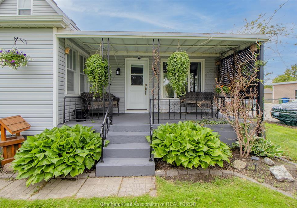 100-taylor-avenue-chatham-ontario-26013770