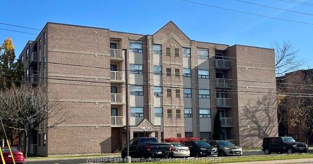 1160-lauzon-windsor-ontario-26013776