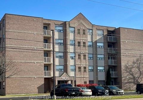 1160-lauzon-windsor-ontario-26013776
