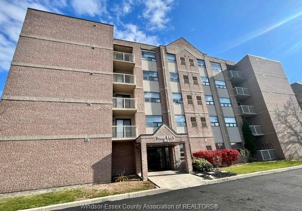 1160-lauzon-windsor-ontario-26013776