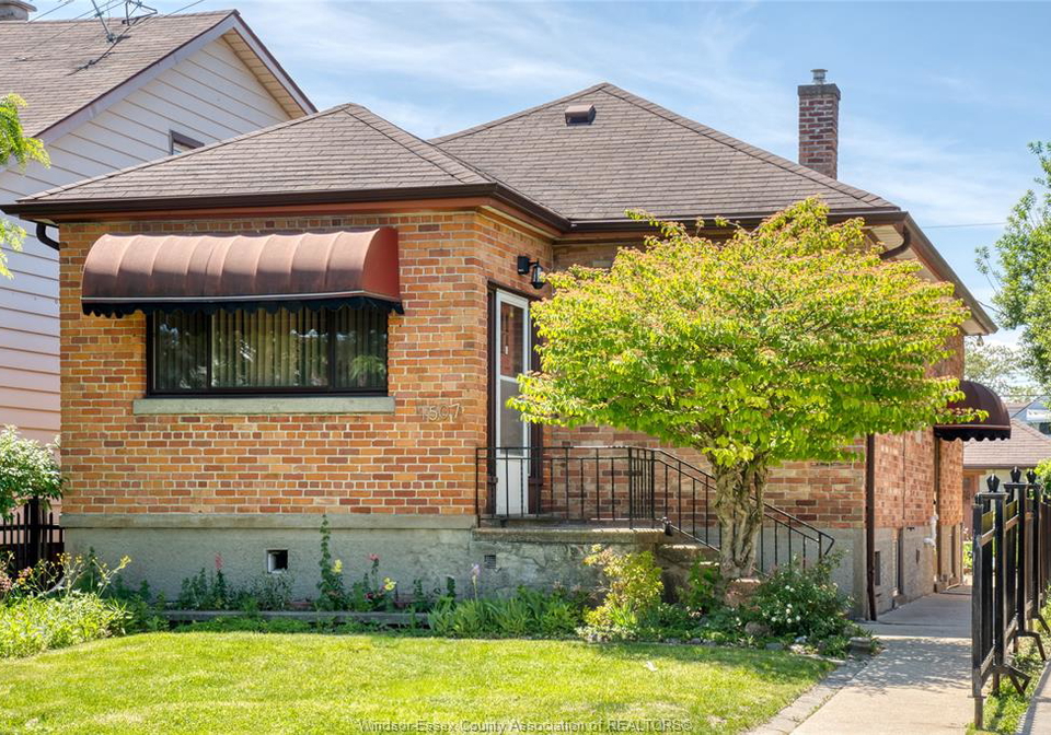 1507-langlois-windsor-ontario-26013784