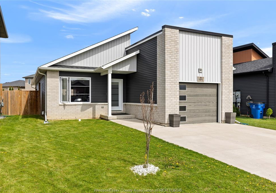 171-moonstone-chatham-ontario-26013785
