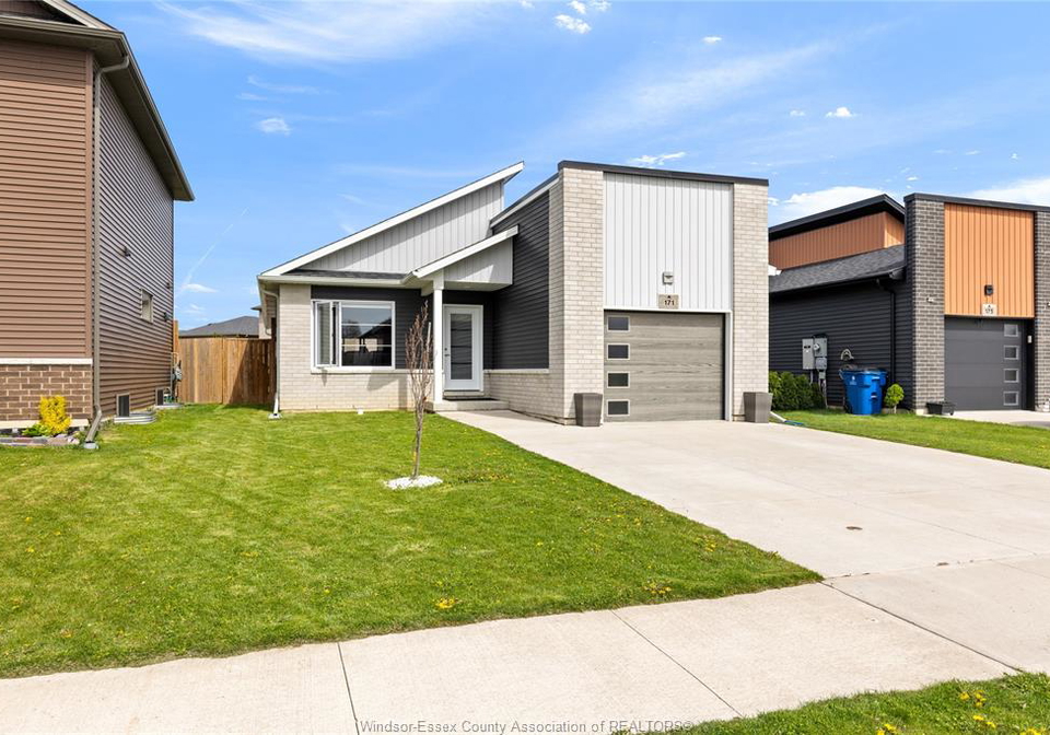 171-moonstone-chatham-ontario-26013785