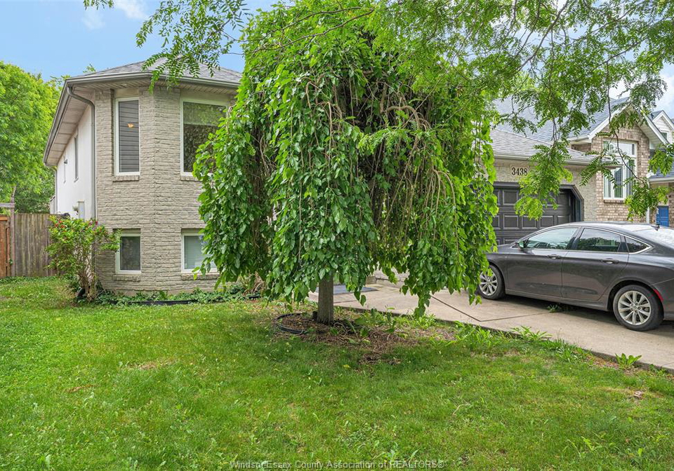 3438-treeline-court-windsor-ontario-26013789
