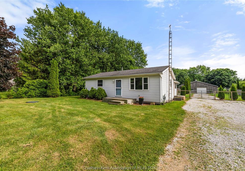 13320-base-line-thamesville-ontario-26013791