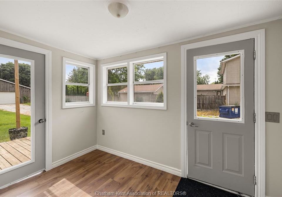 13320-base-line-thamesville-ontario-26013791