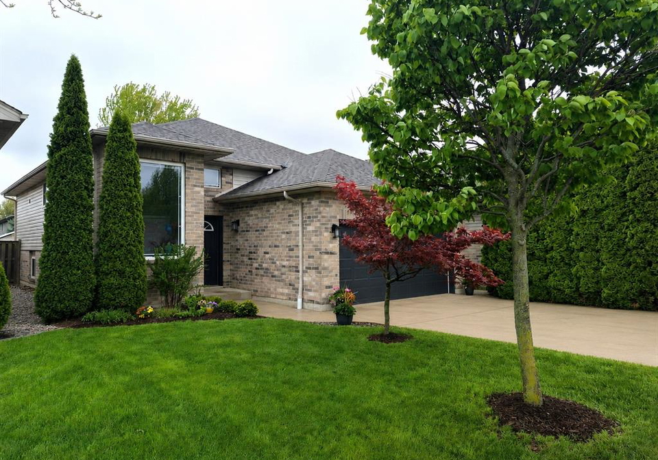 2514-duneshill-avenue-windsor-ontario-26013798