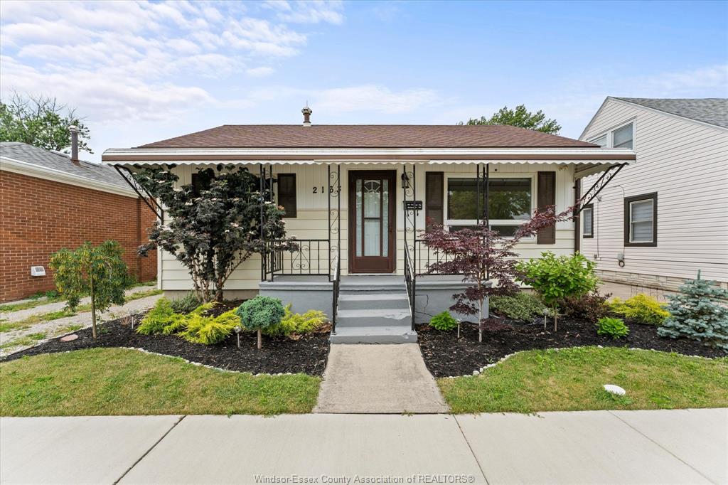 2163-wellesley-avenue-windsor-ontario-26013808