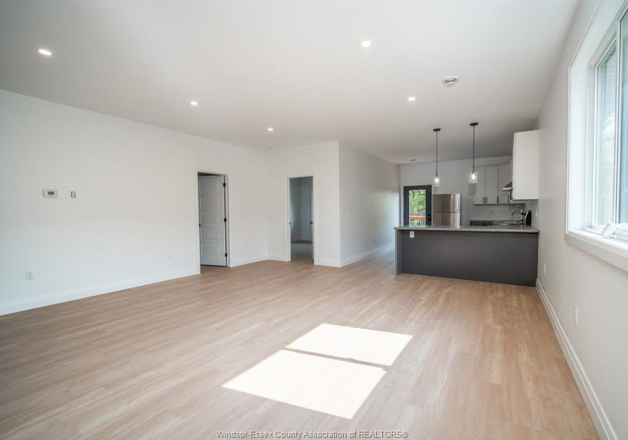 1210-laurendeau-avenue-windsor-ontario-26013830