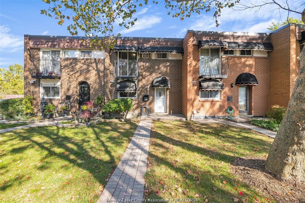 1622-eastgate-estate-windsor-ontario-26013834