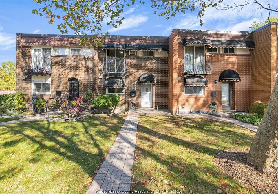 1622-eastgate-estate-windsor-ontario-26013834