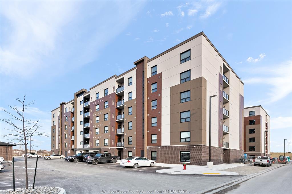 716-brownstone-tecumseh-ontario-26013842