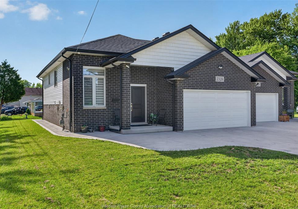2328-front-road-lasalle-ontario-26013846