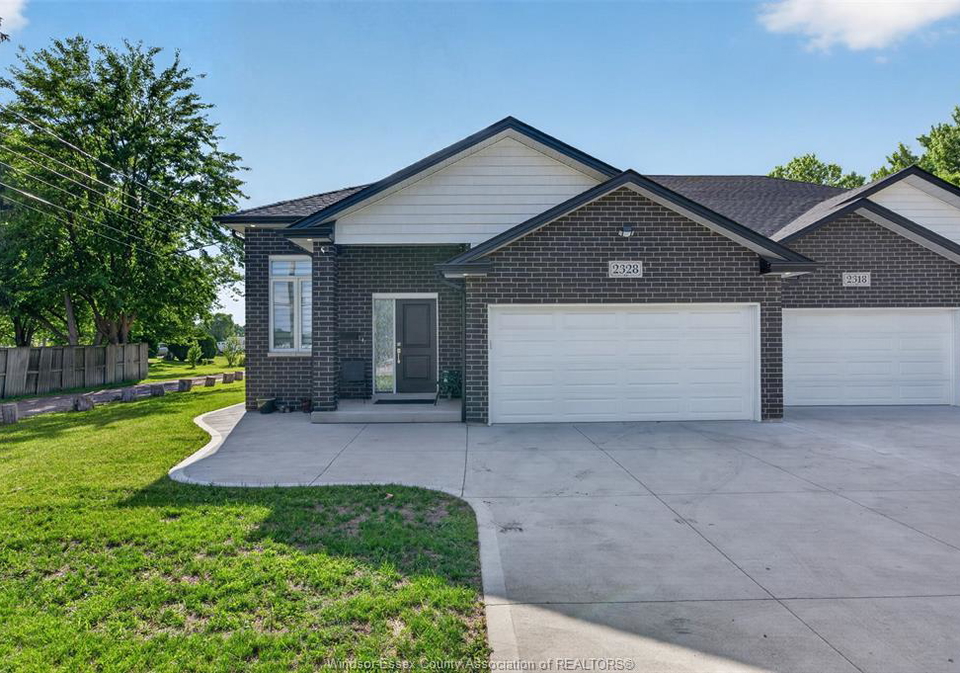 2328-front-road-lasalle-ontario-26013846