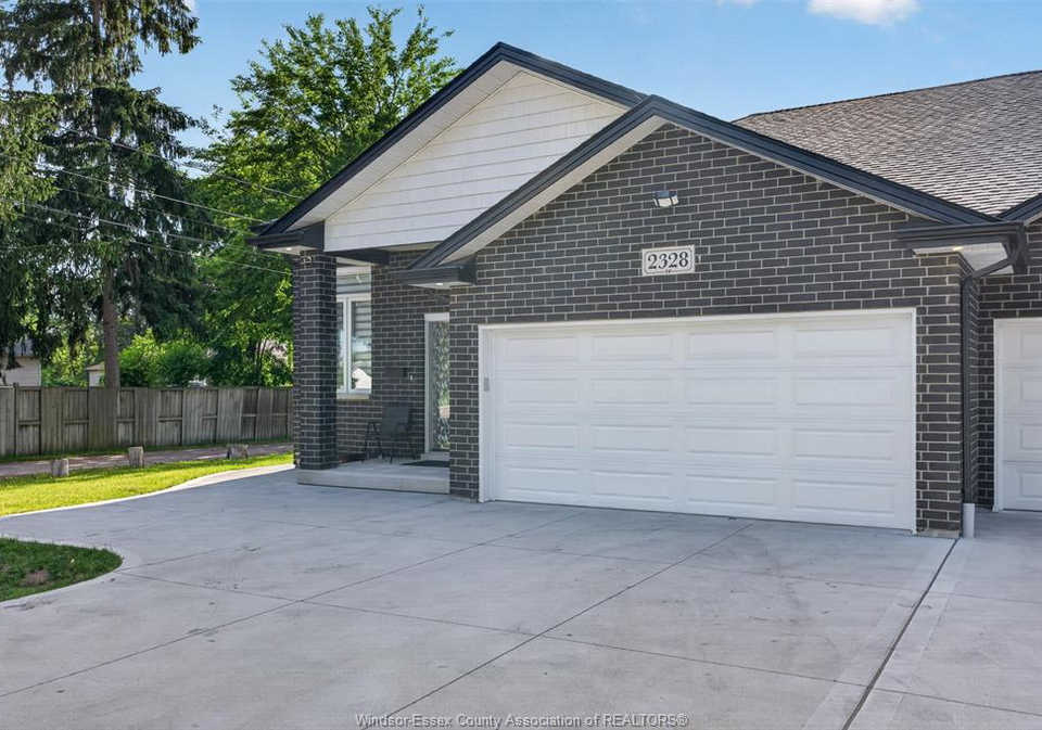 2328-front-road-lasalle-ontario-26013846