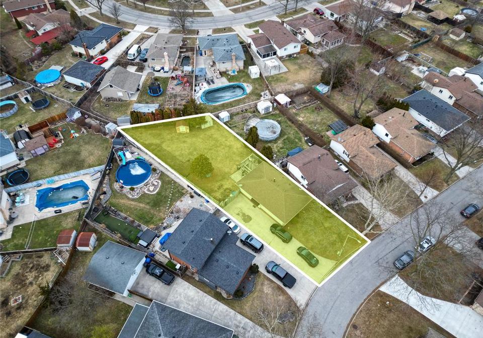 9606-avery-lane-windsor-ontario-26013881