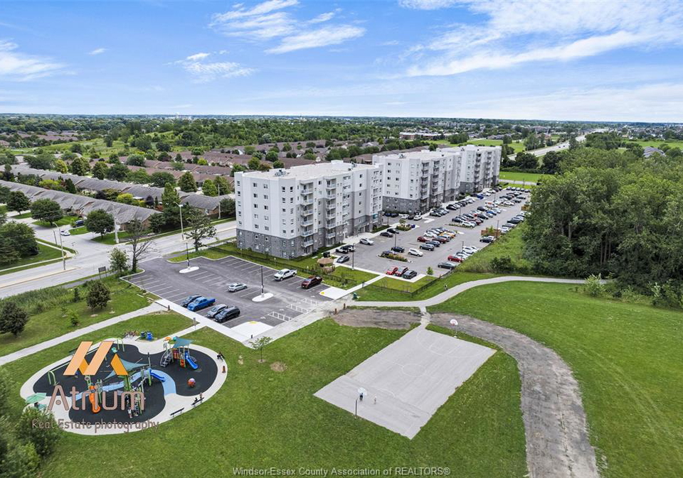 1489-banwell-windsor-ontario-26013896