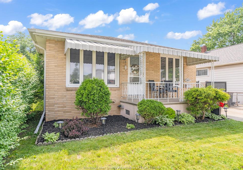 2471-chandler-road-windsor-ontario-26013898