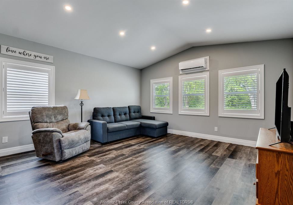 11408-county-road-46-10-comber-ontario-26013910