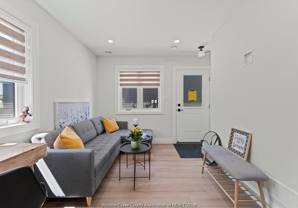1849-meighen-road-windsor-ontario-26013914