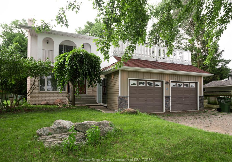 16-eugenie-chatham-ontario-26013935