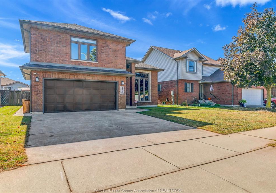 420-runstedler-lasalle-ontario-26013942
