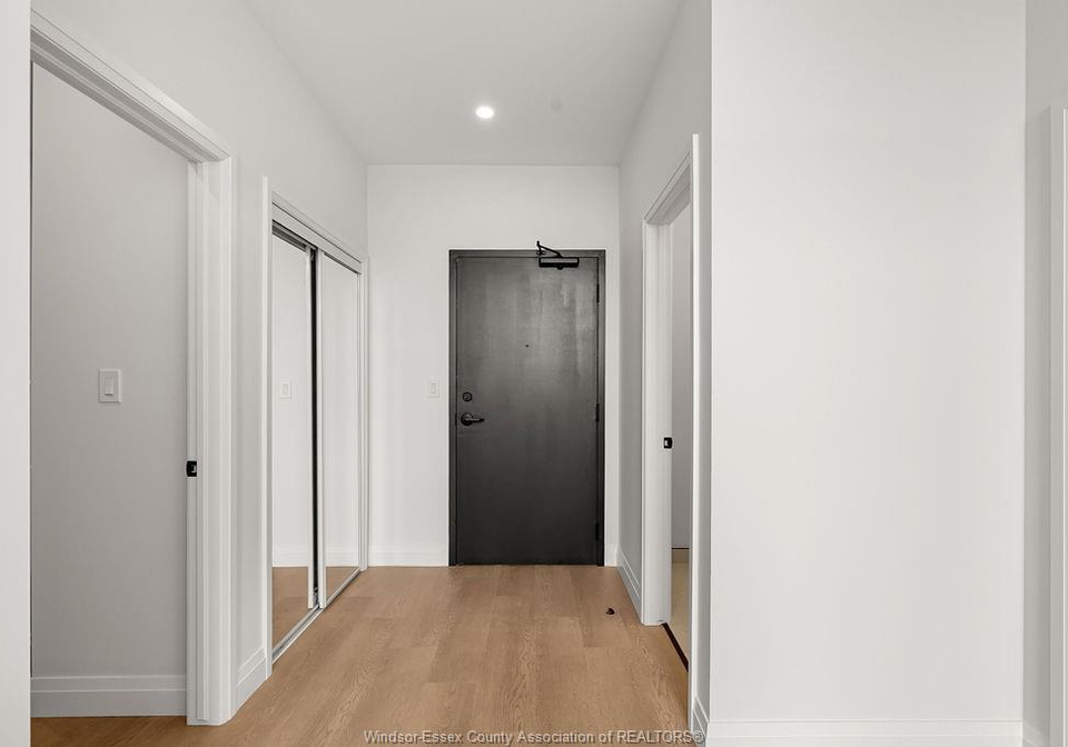 4300-laurier-parkway-lasalle-ontario-26013950