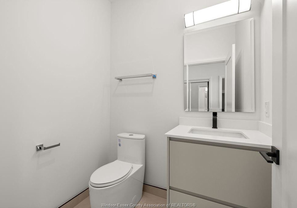 4300-laurier-parkway-lasalle-ontario-26013950