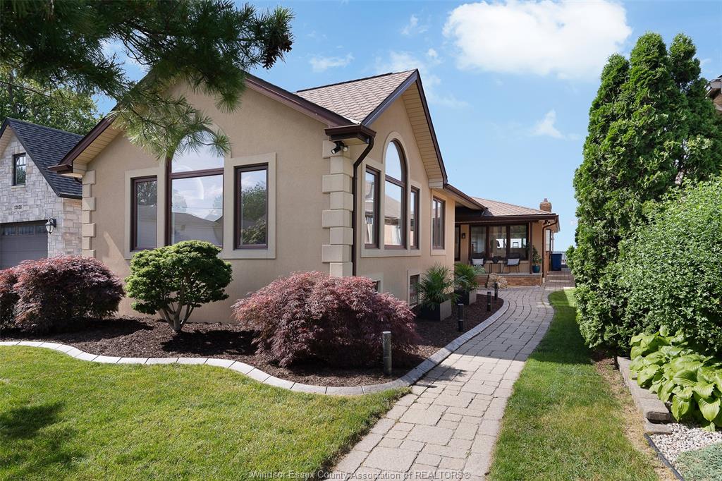 12862-riverside-tecumseh-ontario-26013972