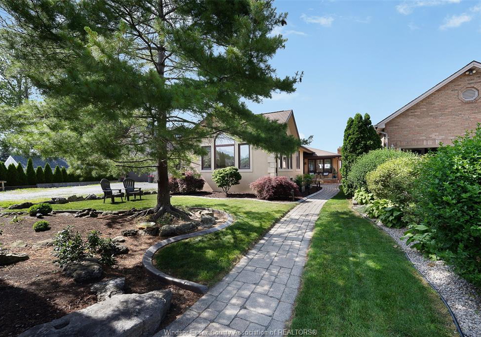 12862-riverside-tecumseh-ontario-26013972
