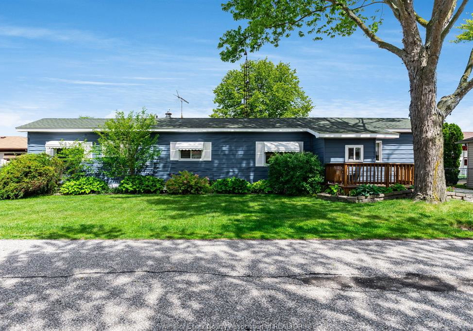 105-brooks-boulevard-lakeshore-ontario-26013975