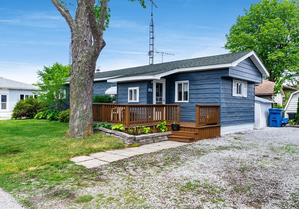 105-brooks-boulevard-lakeshore-ontario-26013975