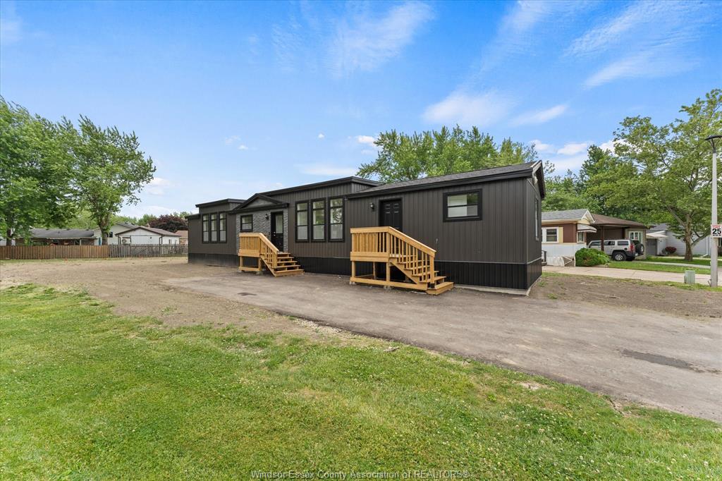 14-dana-essex-ontario-26013976
