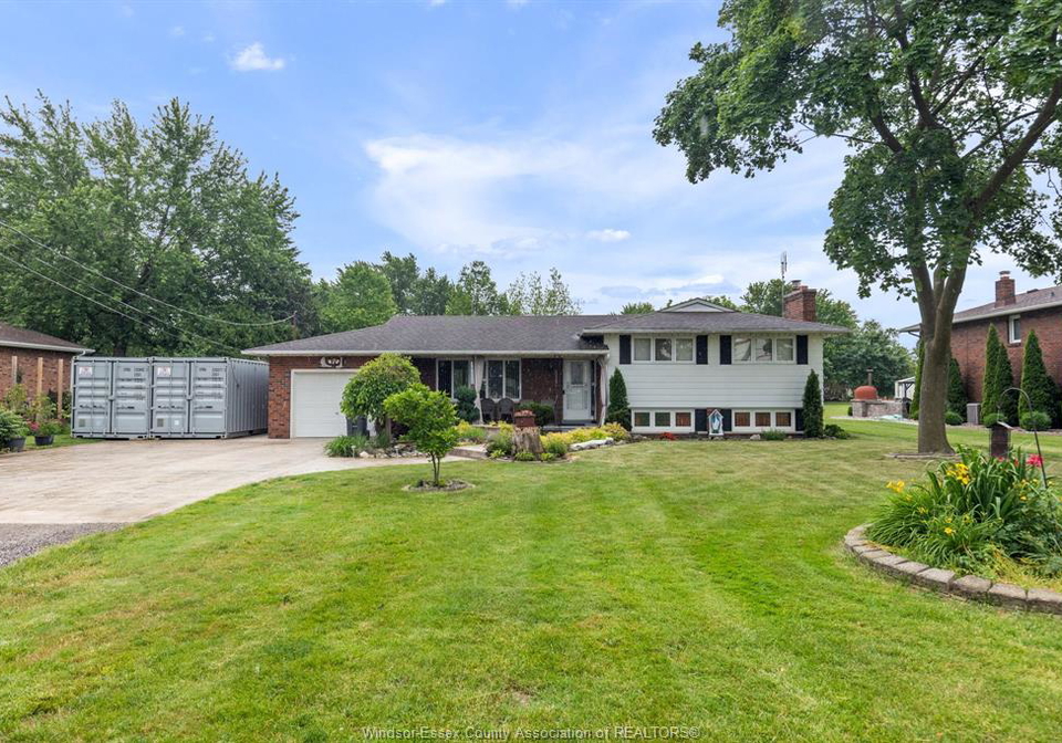 3325-baseline-road-windsor-ontario-26013986