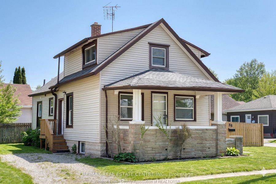 88-lorne-chatham-ontario-26013991