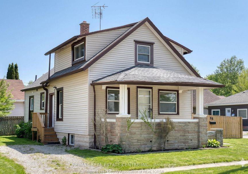 88-lorne-chatham-ontario-26013991