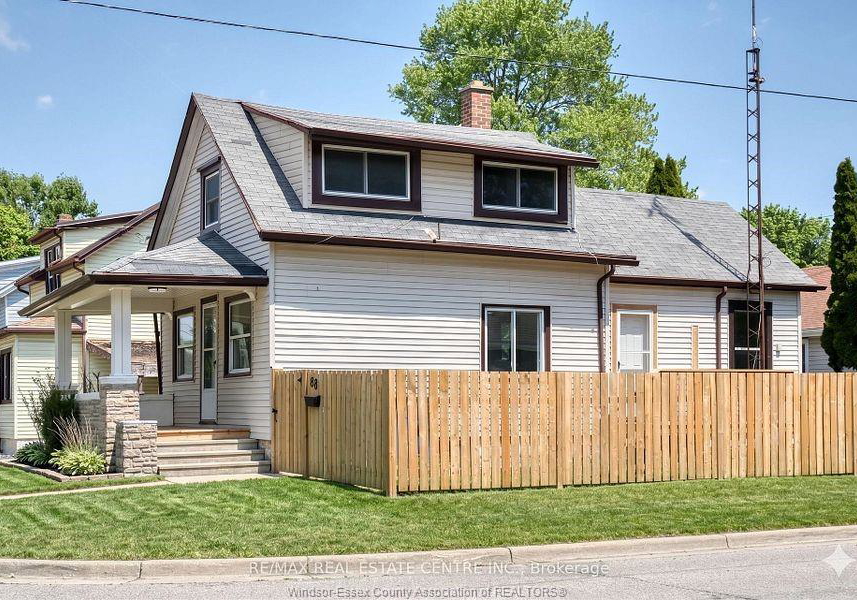 88-lorne-chatham-ontario-26013991
